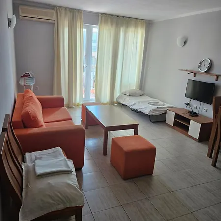 Aparthotel тристаен просторен с две отделни спални *